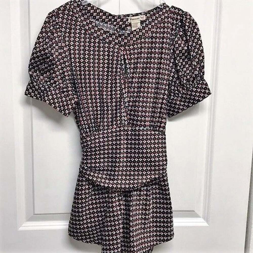 Forever Black Red White Floral Print Keyhole Neck Tie Back Satin Top Size S